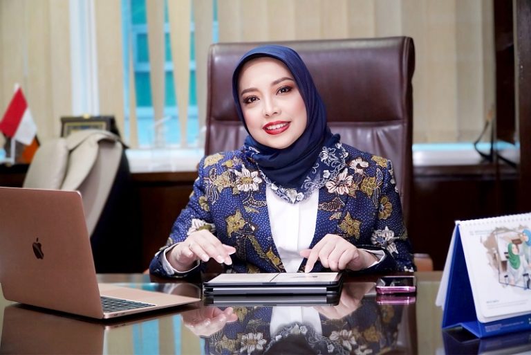 Inda Deryanne Hasman, S.H., M.M., Turun ke Masyarakat untuk Memastikan Jaminan Kesehatan Bisa Dinikmati Seluruh Rakyat Indonesia